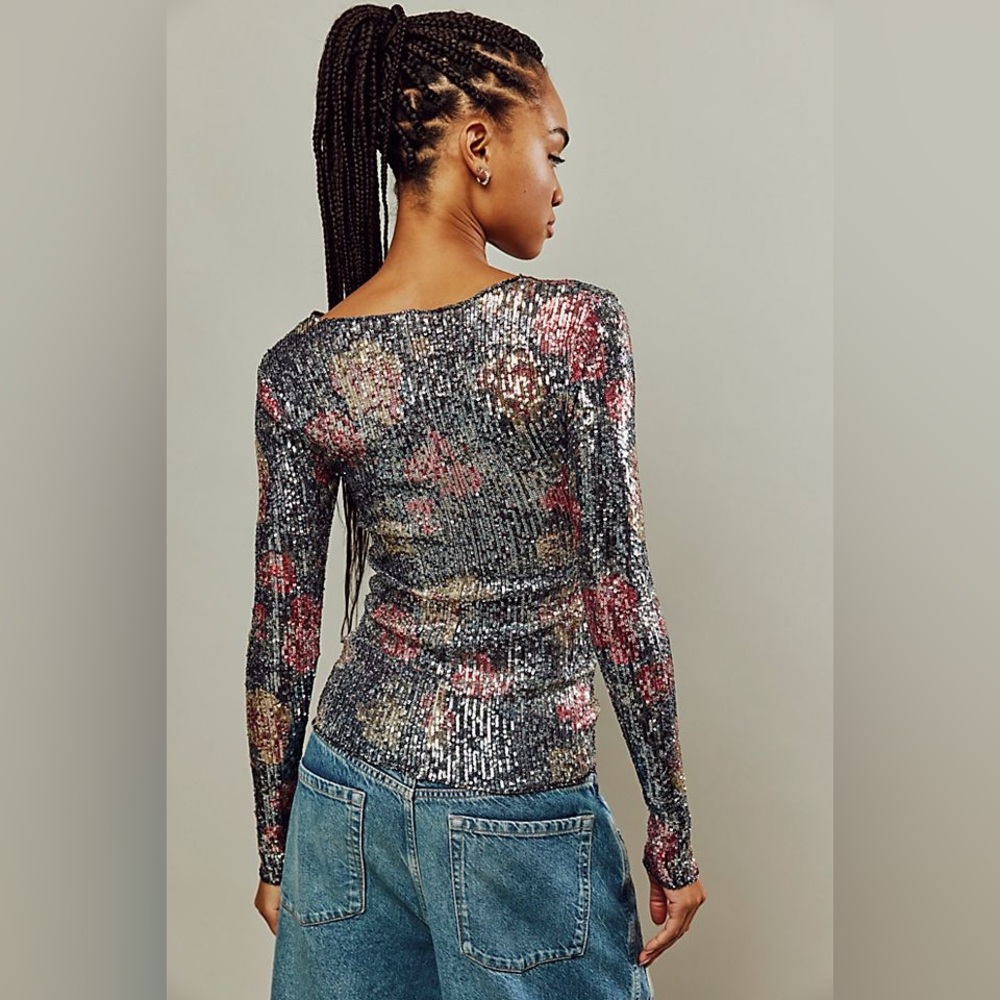 FREE PEOPLE Intimately Gold Rush Top
Sequins Floral whimsigoth witchy glam NYE - Picture 5 of 11